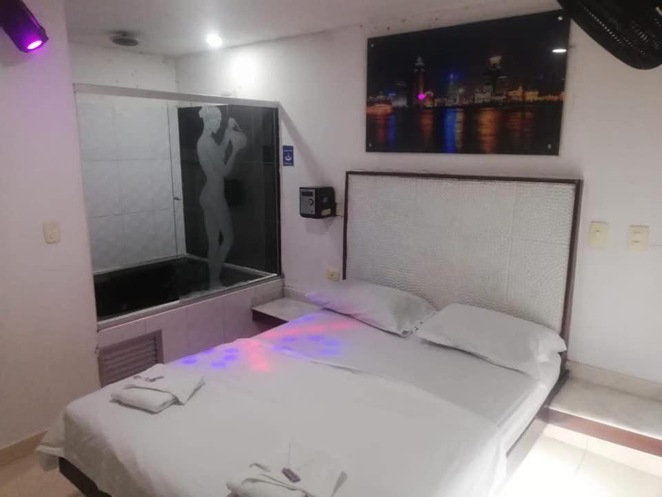 Hotel Marat เมเดยิน ภายนอก รูปภาพ