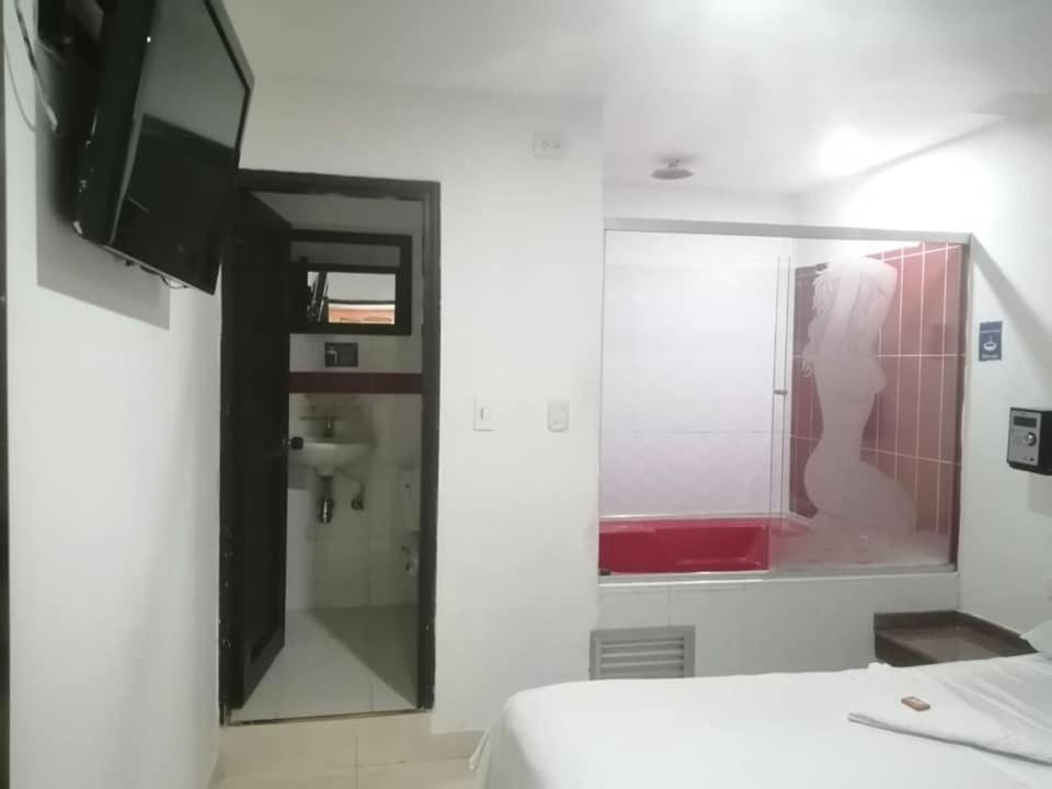 Hotel Marat เมเดยิน ภายนอก รูปภาพ