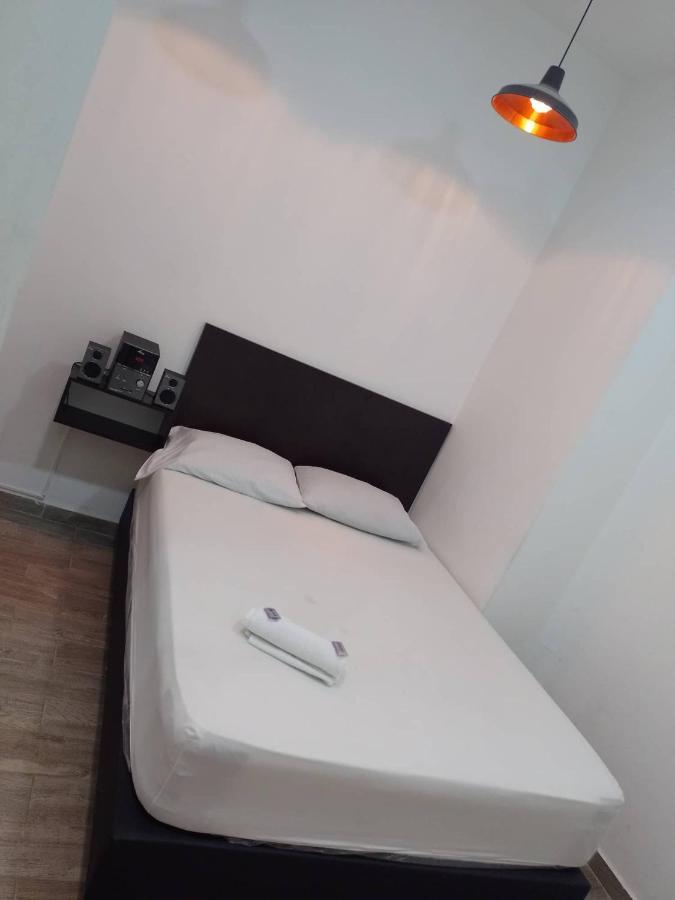 Hotel Marat เมเดยิน ภายนอก รูปภาพ