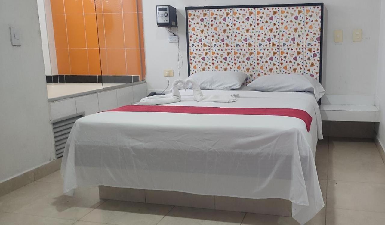 Hotel Marat เมเดยิน ภายนอก รูปภาพ
